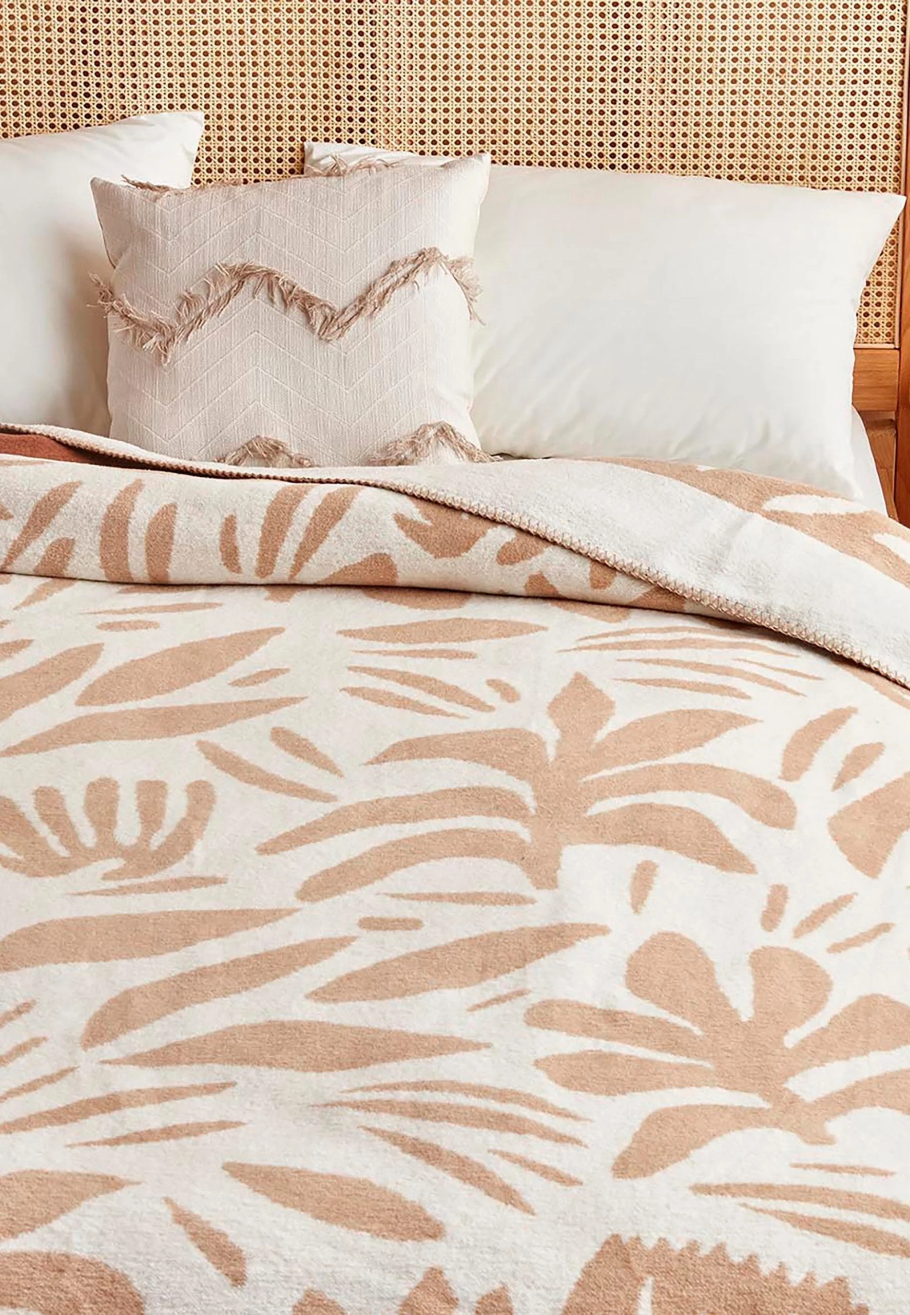 BELLA MAISON Wohndecke In Beige â Bild 9