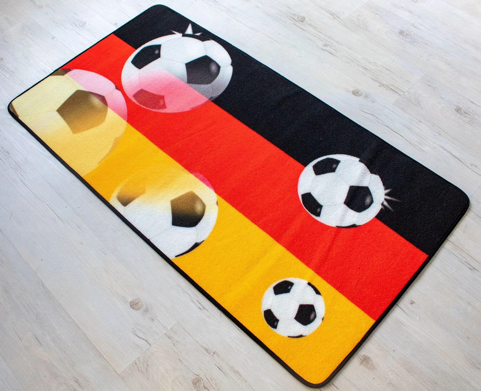 Böing Carpets Fussball Teppich In Mehrfarbig – Bild 2