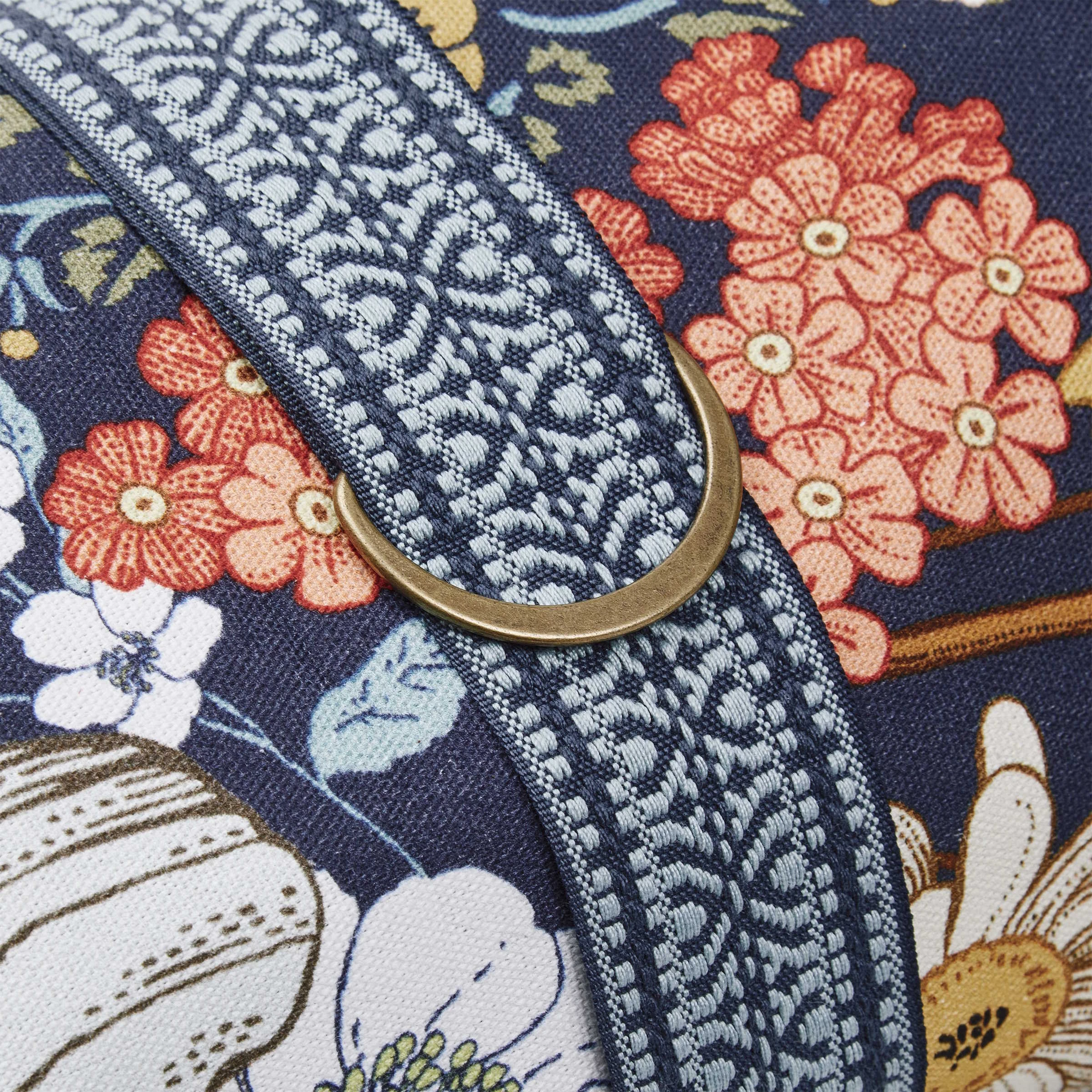 Butlers Picknickdecke L 175 X B 154cm BETWEEN FLOWERS In Dunkelblau – Bild 6