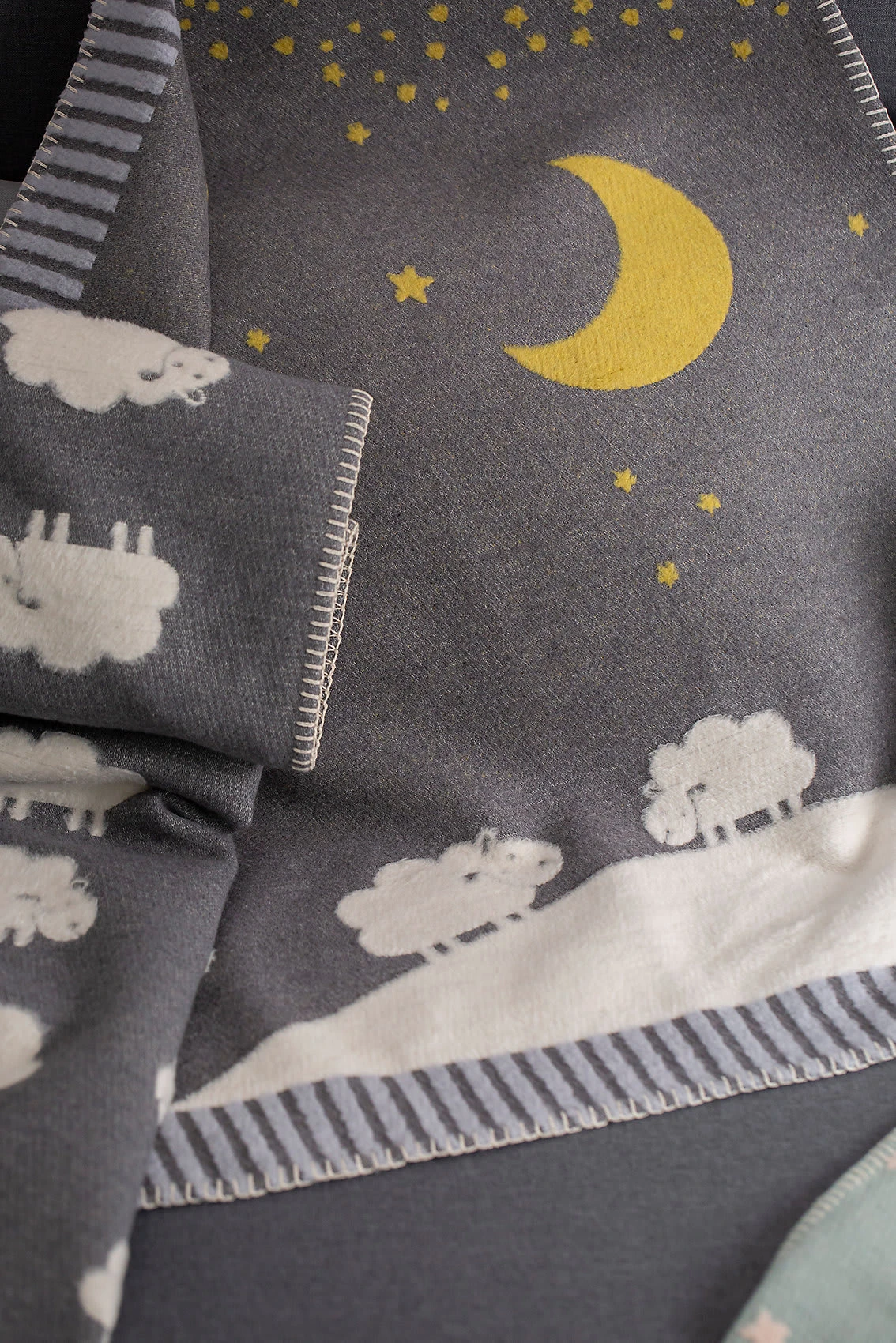 David Fussenegger Babydecke "Mond Und Schafe" – Bild 3