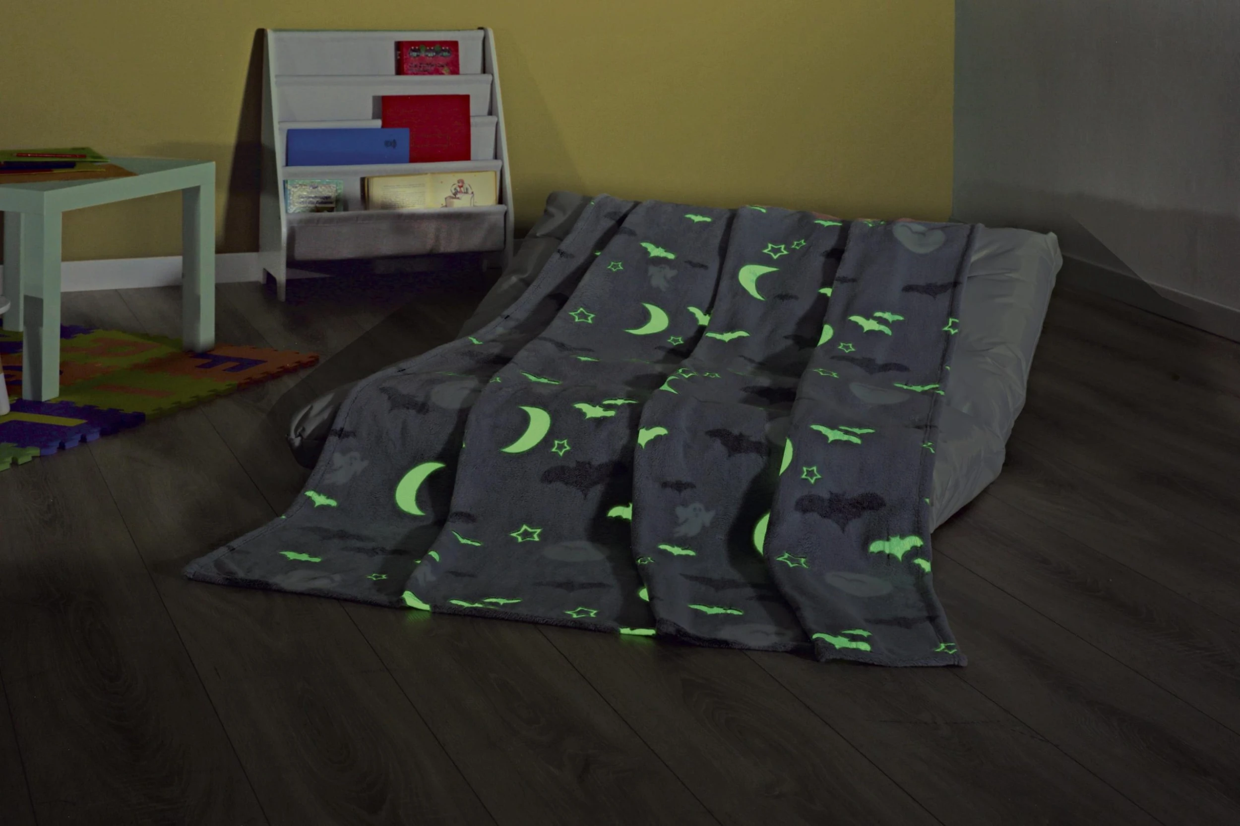 GMD Living Kinderdecke GLOW Fledermaus In Grau – Bild 3