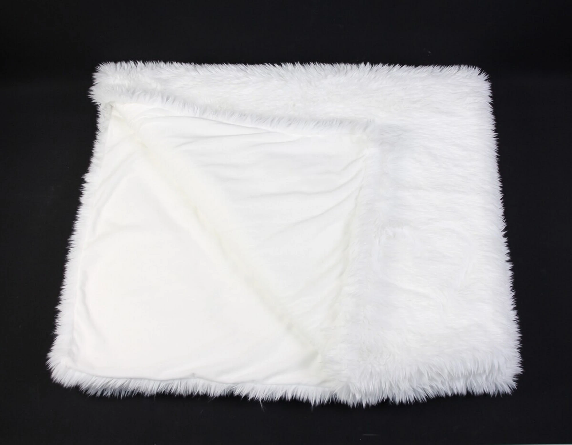 HomeLiving Kunstfell-Kuscheldecke "Offwhite" 1300x1700 In Weiß – Bild 4