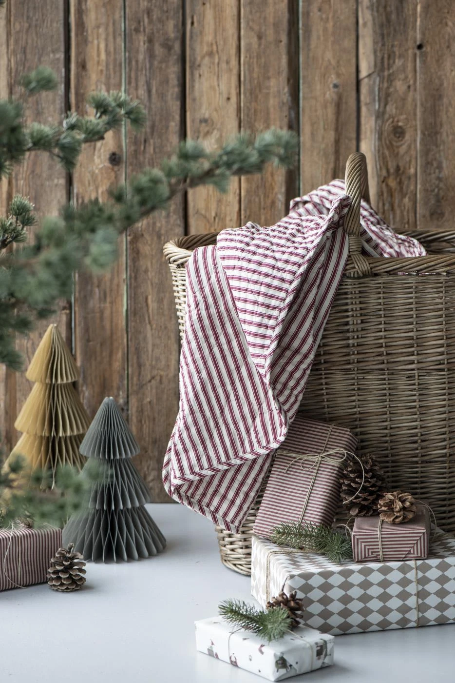 Ib Laursen Quilt Sand Mit Roten Streifen 130x180 – Bild 2