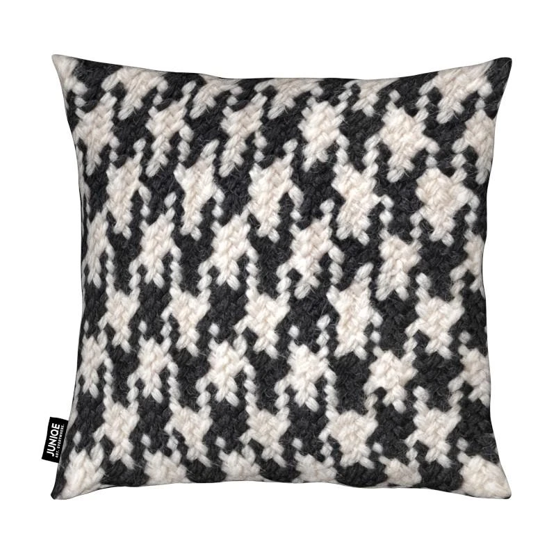 Juniqe Kissen "Houndstooth Pattern" In Schwarz & Weiß – Bild 2