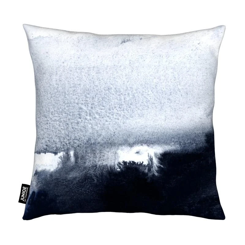 Juniqe Kissen "Into The Deep 2" In Blau & Grau – Bild 2
