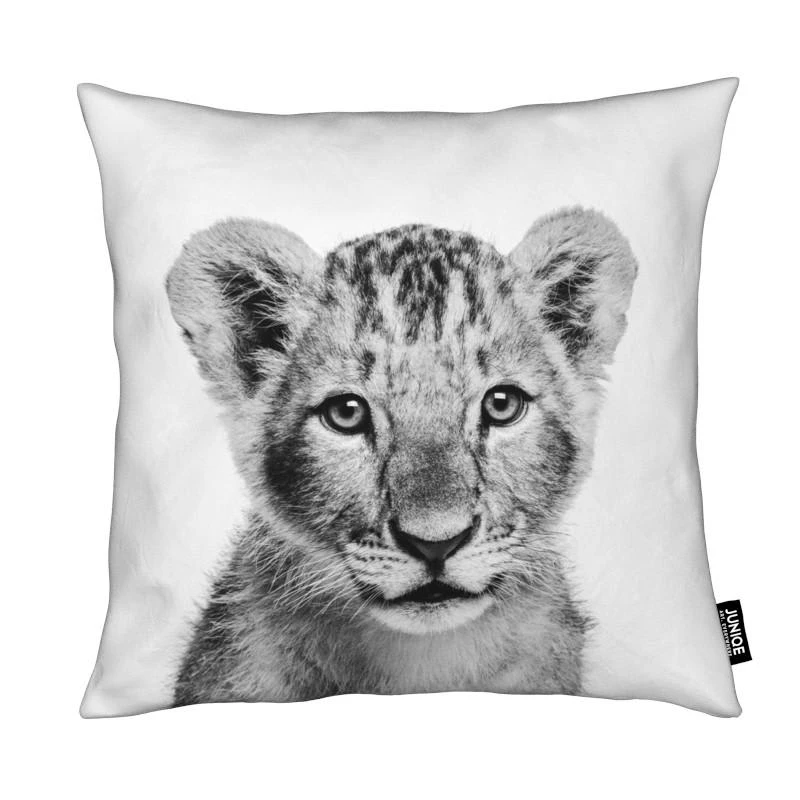 Juniqe Kissen "Lion Cub II Classic" In Schwarz & Weiß