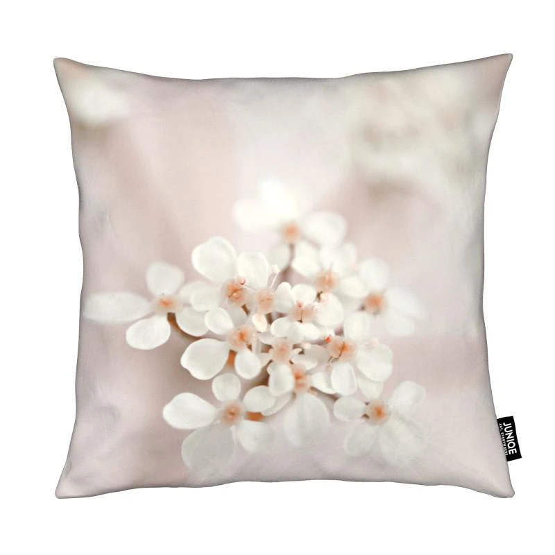 Juniqe Kissen "Pastel Flower Queen Ann Lace" In Rosa & Weiß