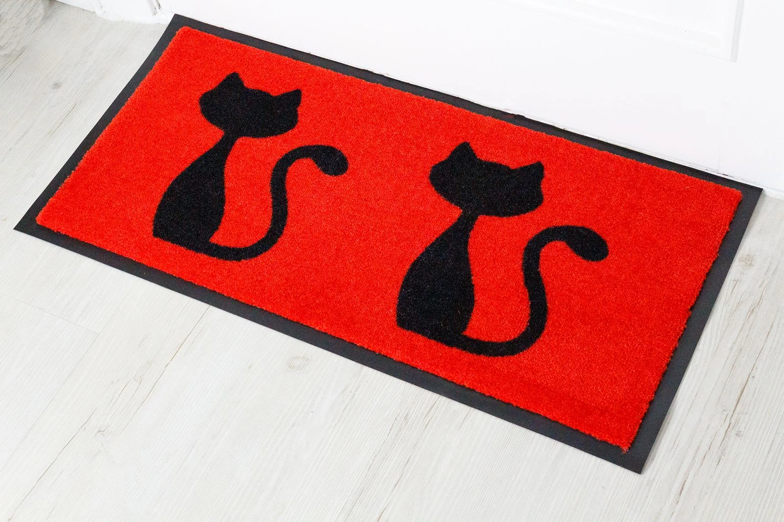 Mr. Ghorbani Türmatten Katzen Rot In Rot – Bild 2