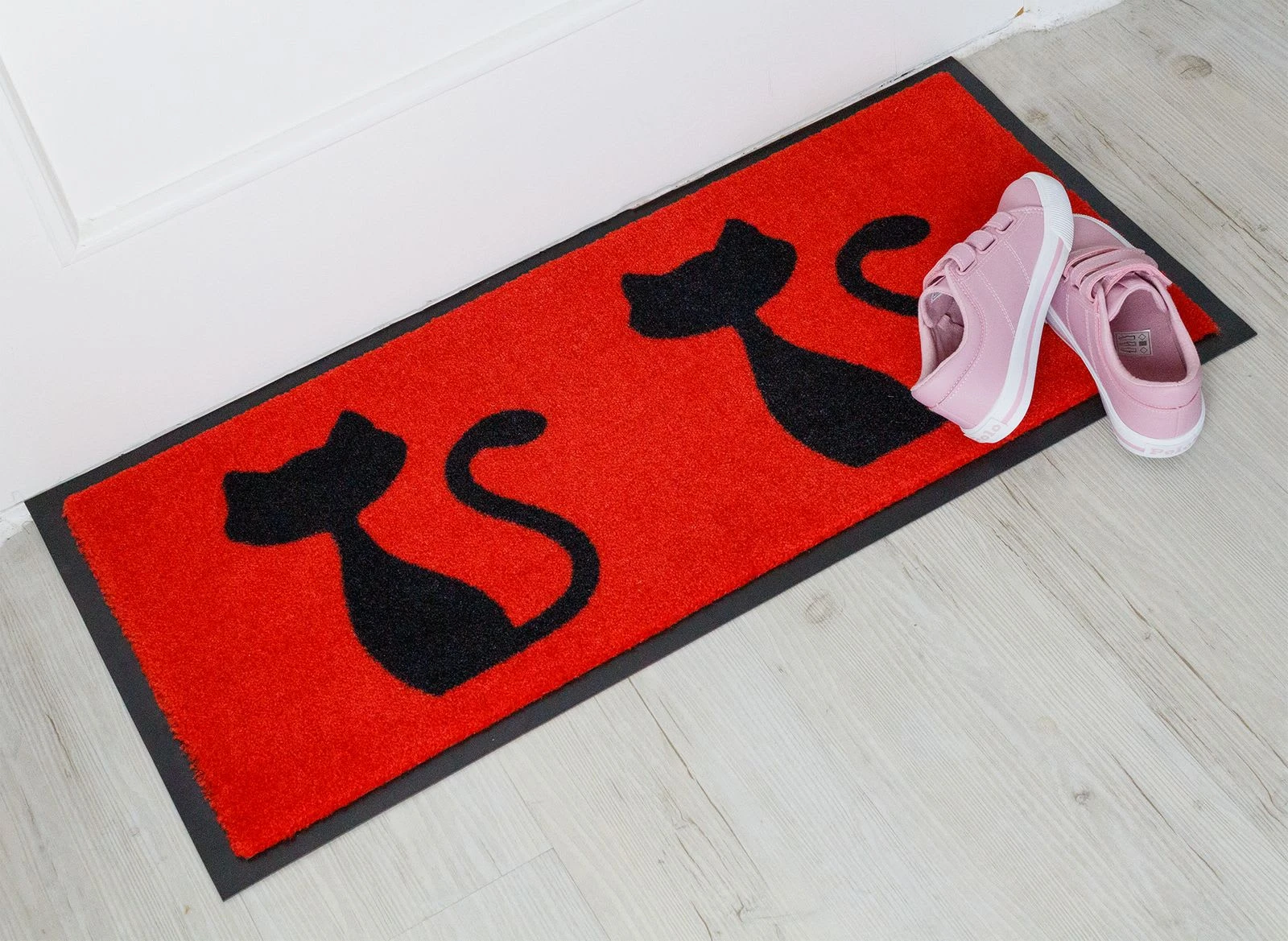 Mr. Ghorbani Türmatten Katzen Rot In Rot – Bild 4