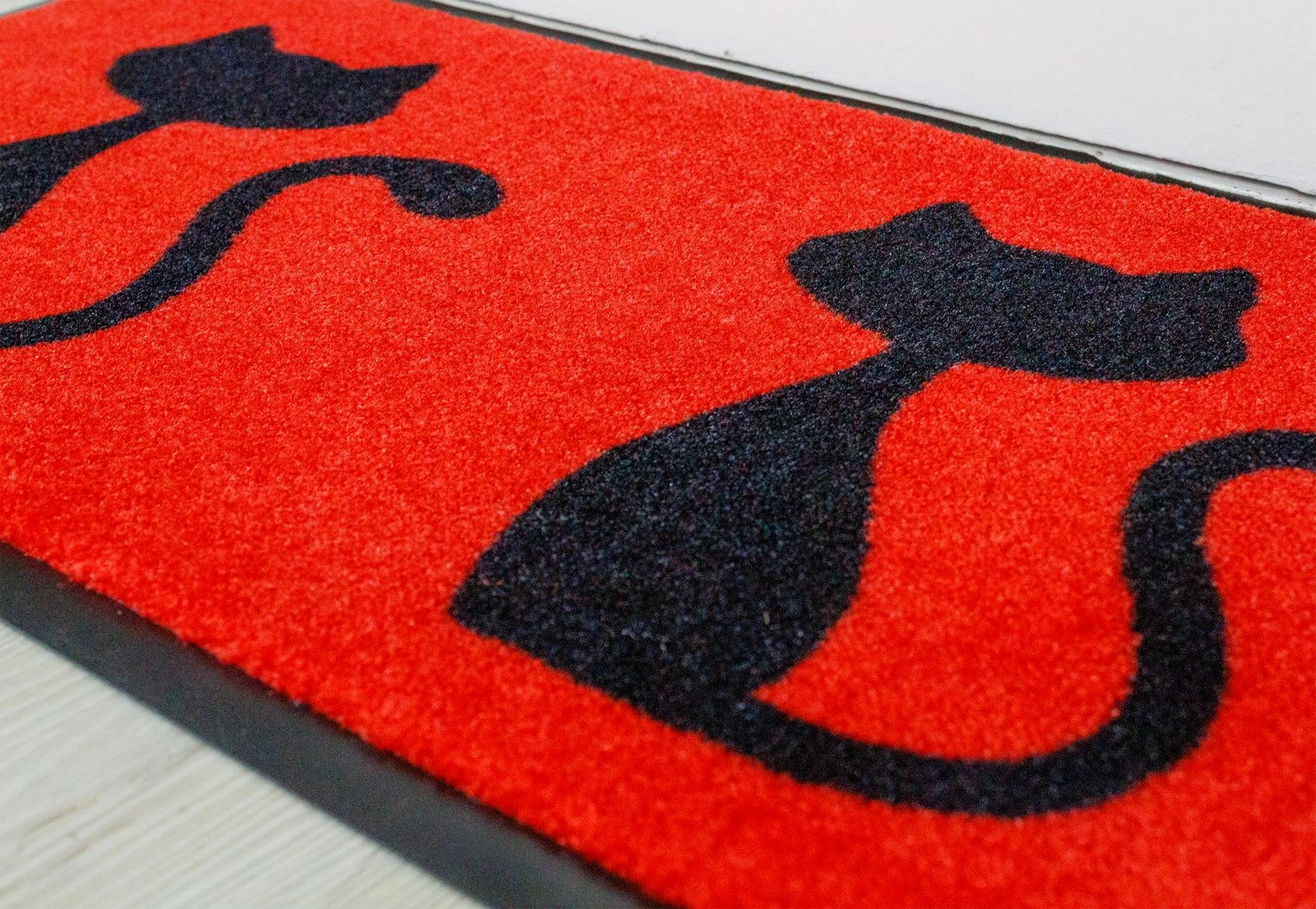 Mr. Ghorbani Türmatten Katzen Rot In Rot – Bild 8