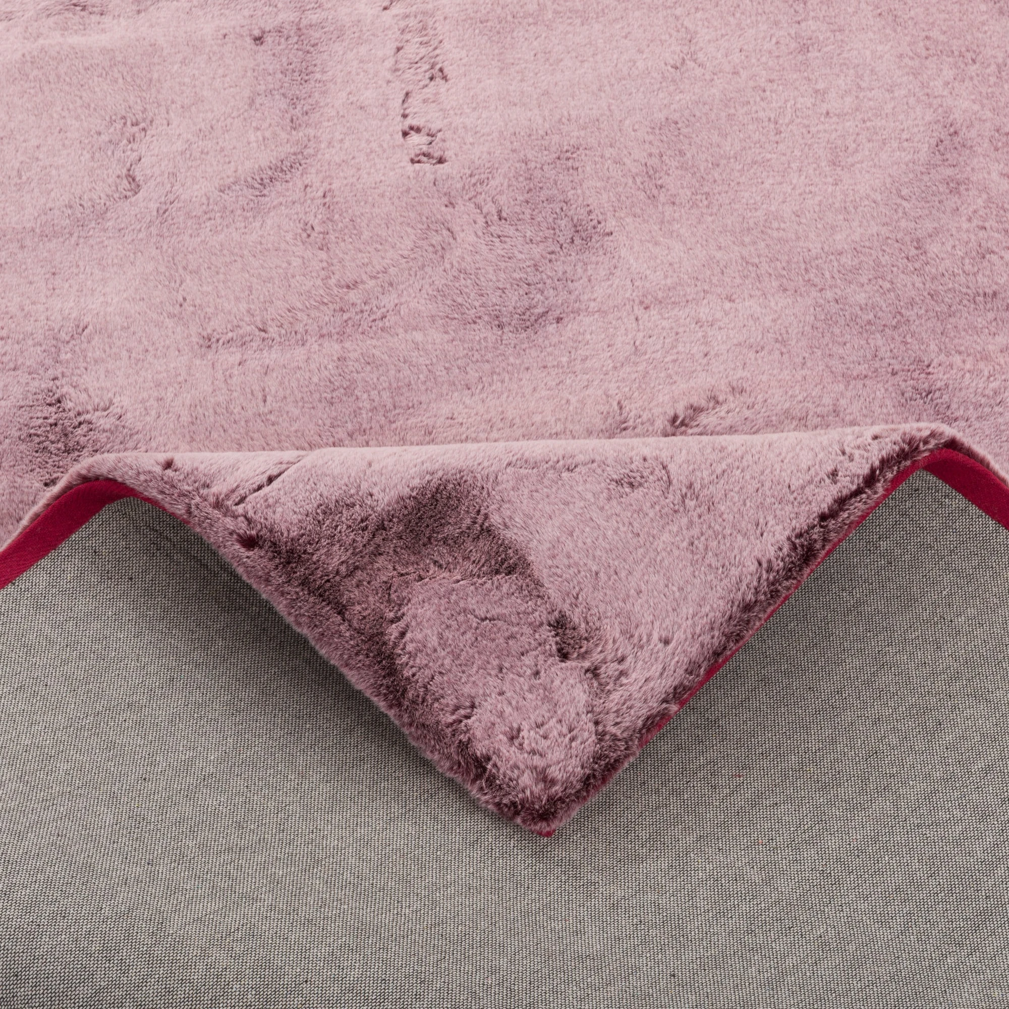 Pergamon Luxus Super Soft Fellteppich Plush In Beere – Bild 4